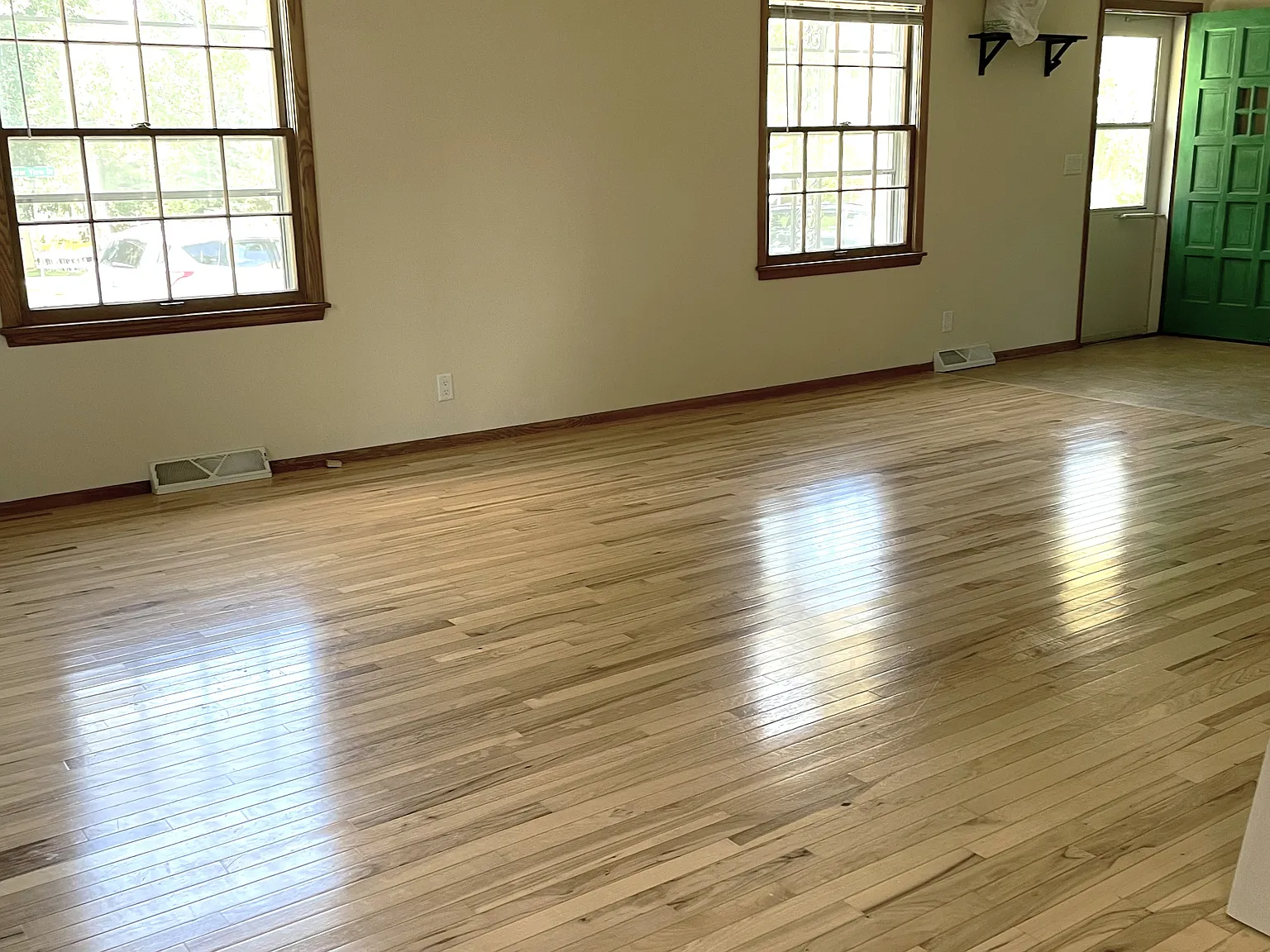 3 bed, 1600 sqft, $2,300 — Photo 2