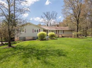 8195 Cloveridge Rd, Chagrin Falls, OH 44022
