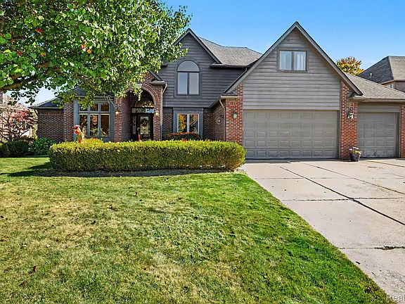 4th image of 40540 Emerald Ln E