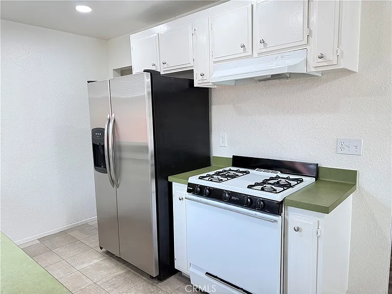 420 E Blueridge Ave — Photo 7