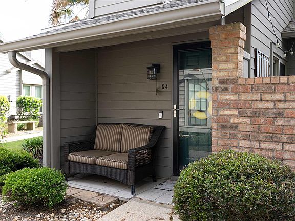 4th image of 389 Clubhouse Dr #4G