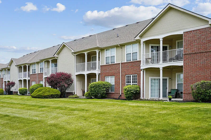 Summit Pointe — Photo 2