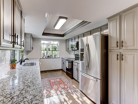 3rd image of 1426 Jules Ct