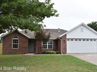 160 E Rob St, Farmington, AR 72730