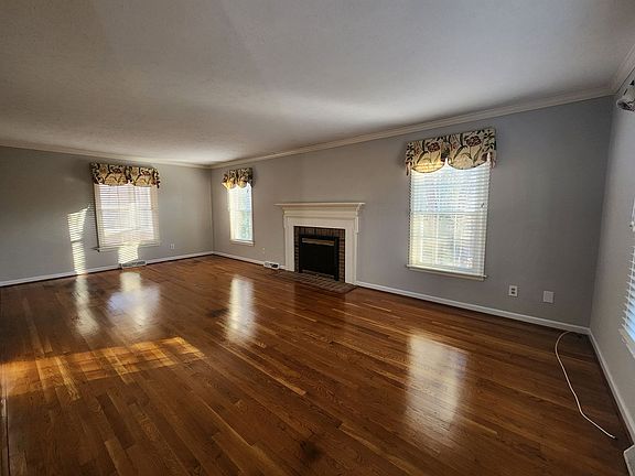 5th image of 2204 Cambridge Pl