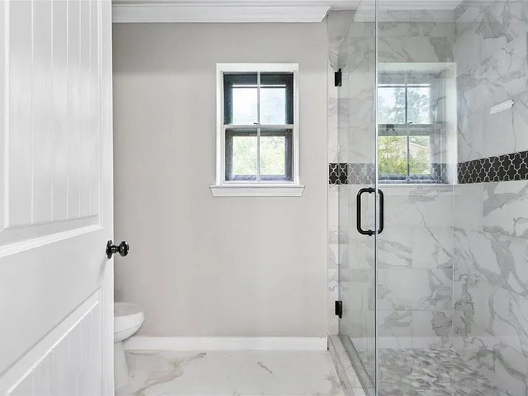 570 Roanoke Dr — Photo 17