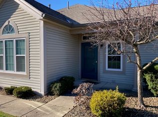 49 Stone Ridge Blvd, Hermitage, PA 16148