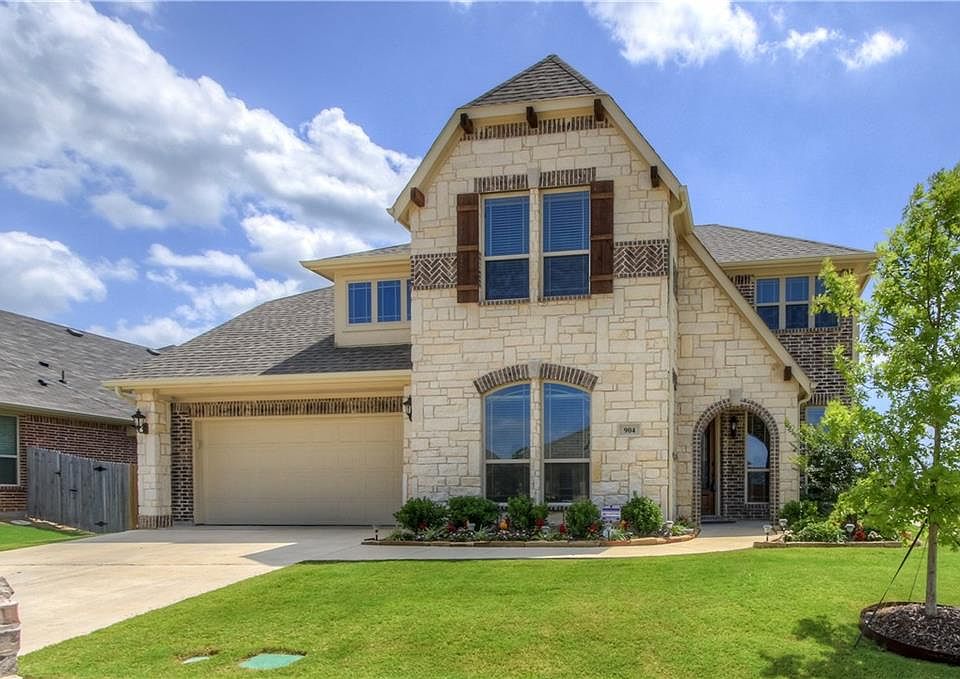 1st image of 904 Longhorn Dr