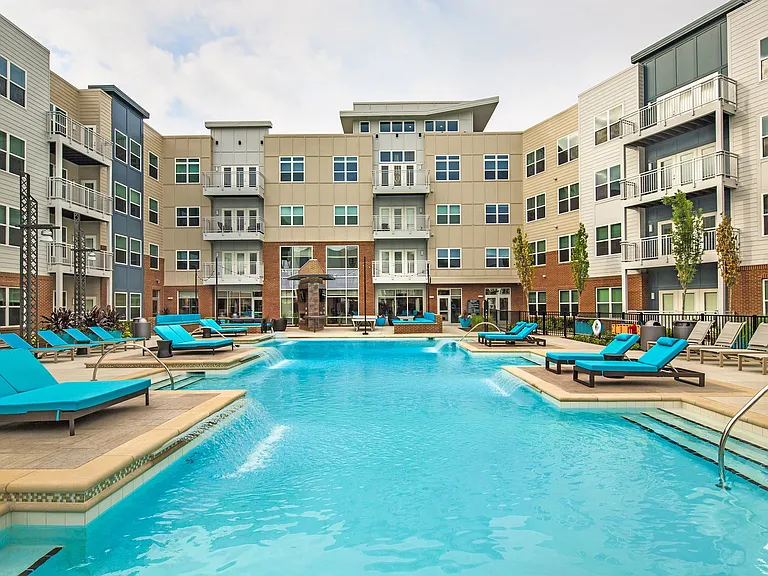 The Edison at Gordon Square_Pool-8555