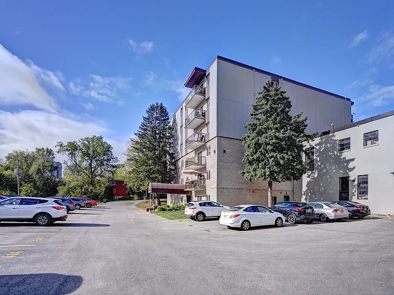 270 Waterloo Ave — Photo 22