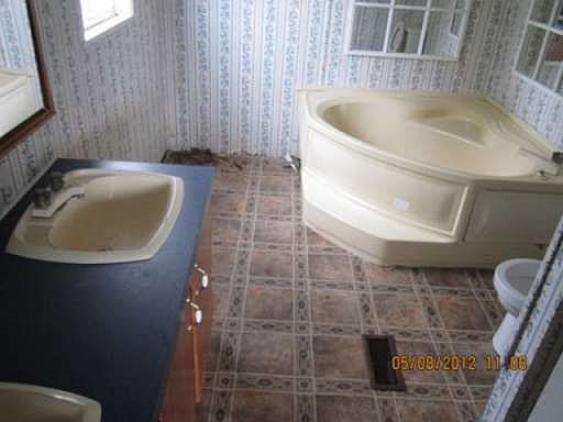 5th image of 98 Parker Dr
