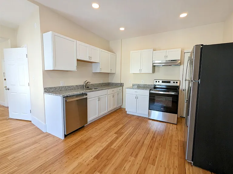 12 Cameron Ave #7 — Photo 17