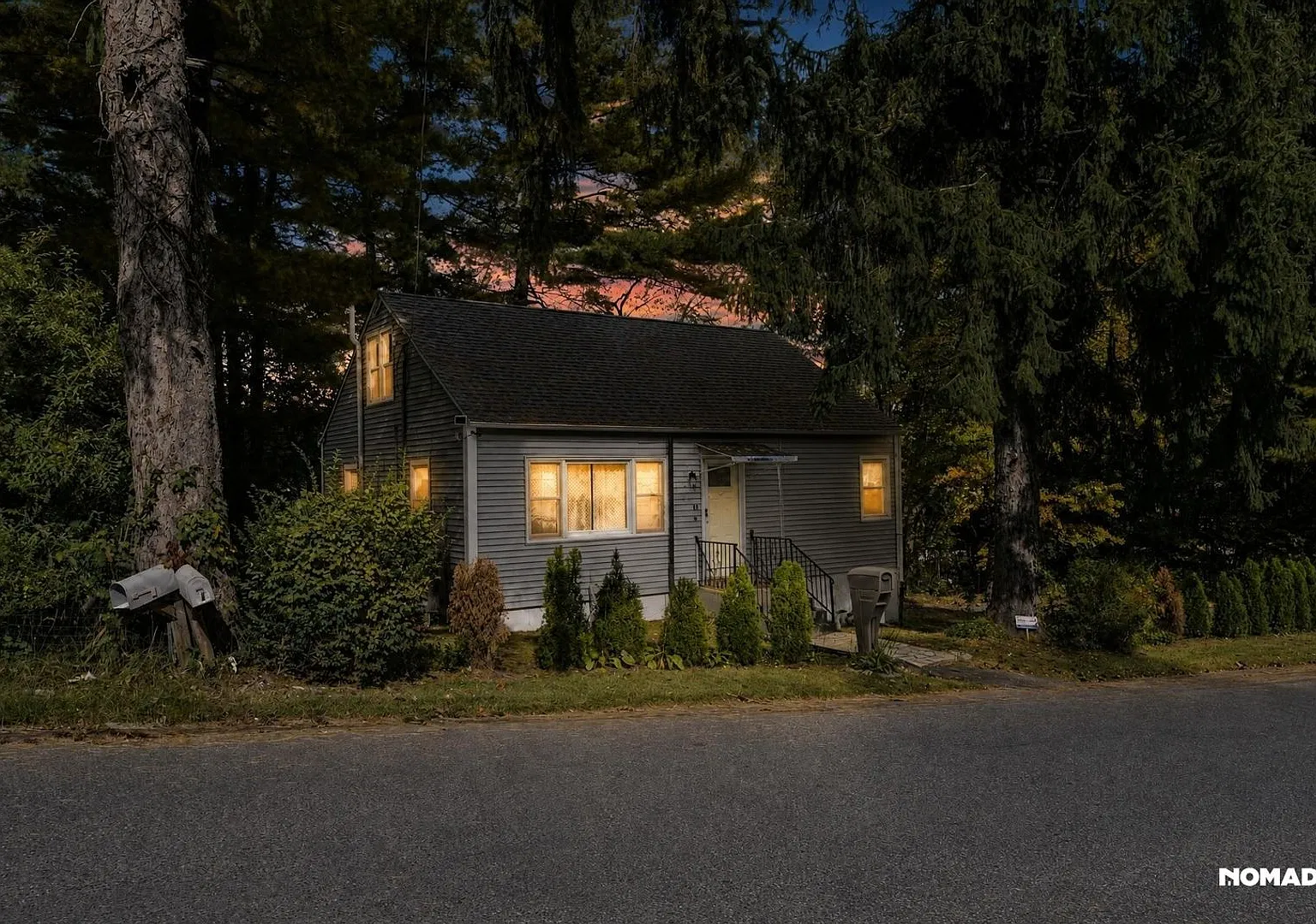 Charming 4BR House in Waterbury — Photo 1
