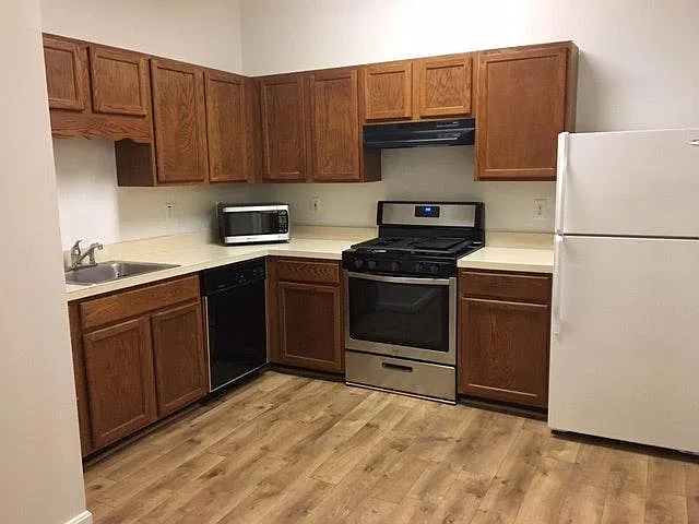 9214 Azure Ct #102