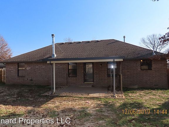 2nd image of 701 S Cedarwood Ct