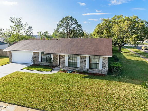 4th image of 1695 Patricia Ln