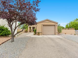 1700 Lee Loop NE, Rio Rancho, NM 87144