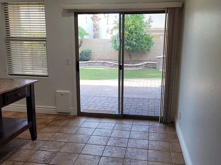 4516 E Willet St — Photo 8