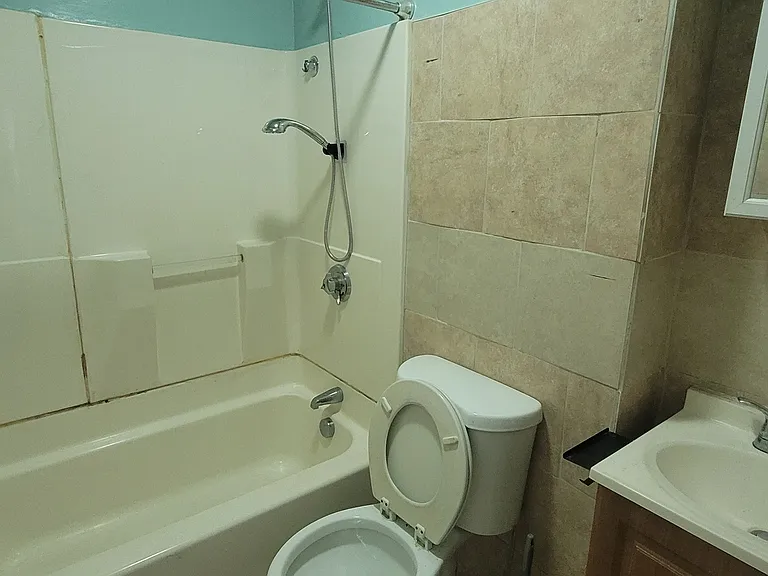 9 Erastus St #2F — Photo 6