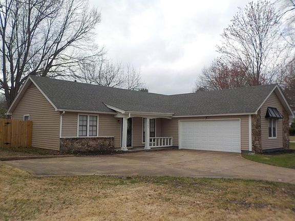 2nd image of 3795 Lucerne Dr