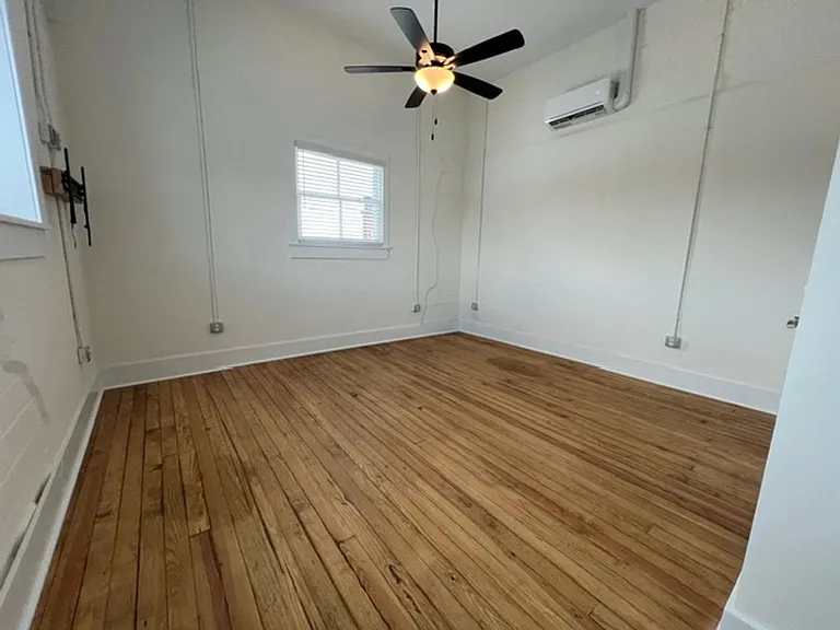 114 Nassau Pl — Photo 34