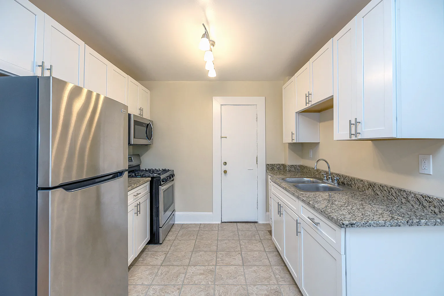 Lewis Manor Apartments — Photo 3