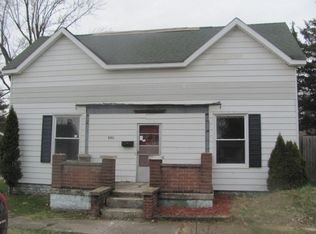 320 N Center St, Flora, IN 46929