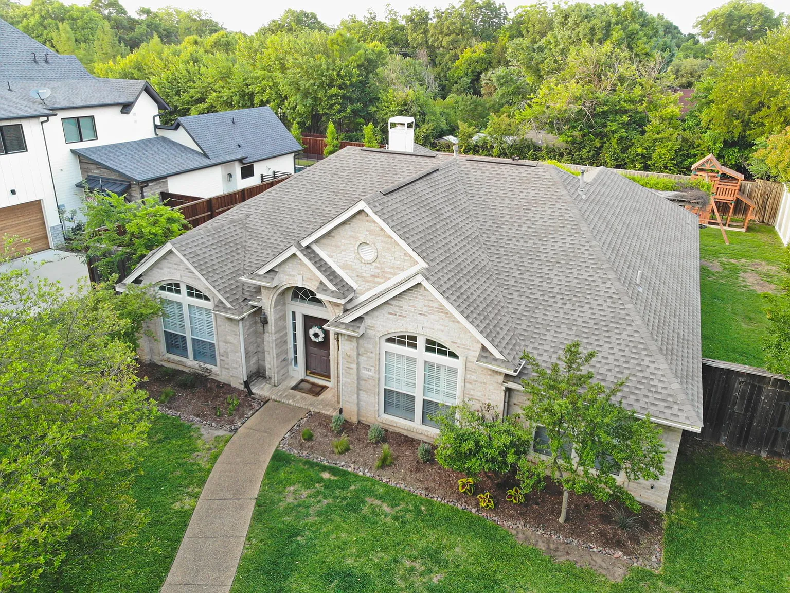 7247 Brennans Dr — Photo 2