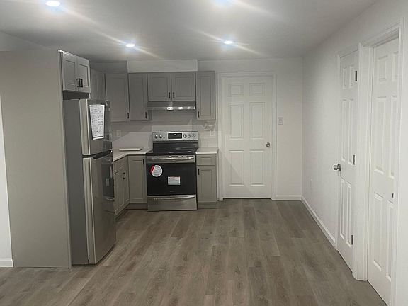 2nd image of 44 Dupont Ave