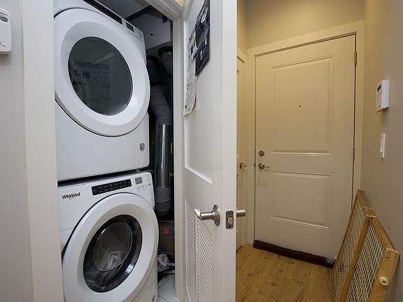 3rd image of 4133 N Kenmore Ave #G04c