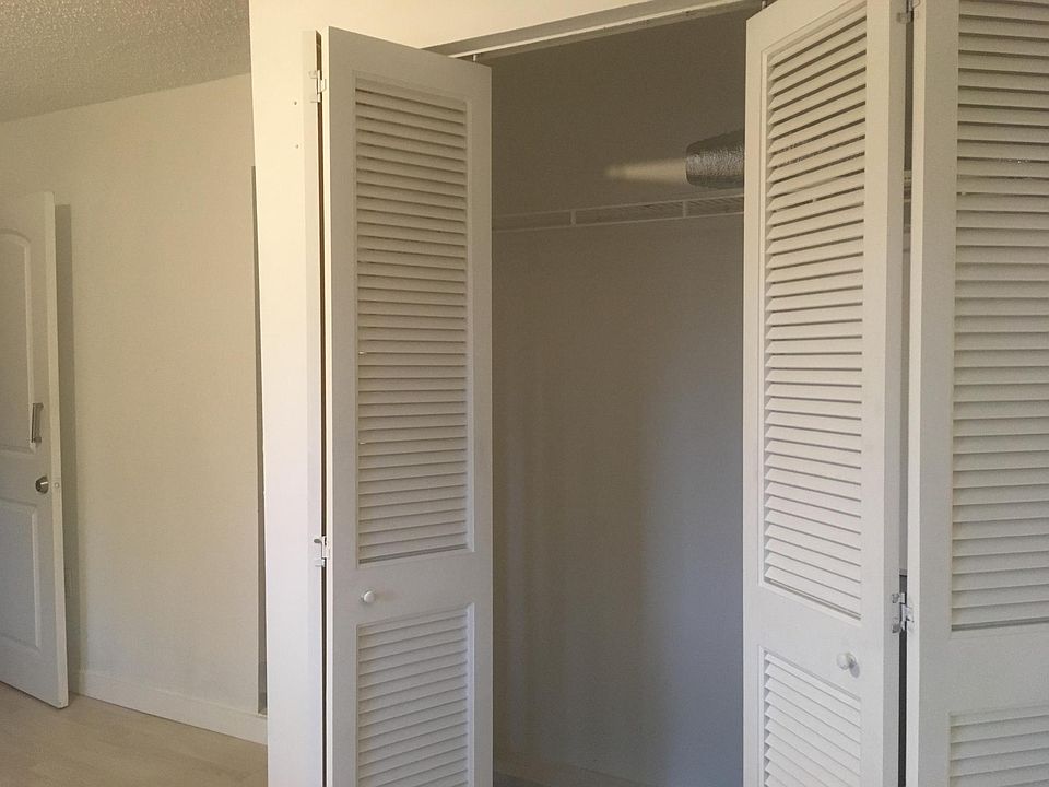 2nd image of 17541 NW 49th Ave Studio 2