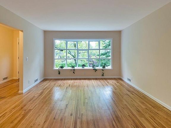 4th image of 9 Greenvale Pl