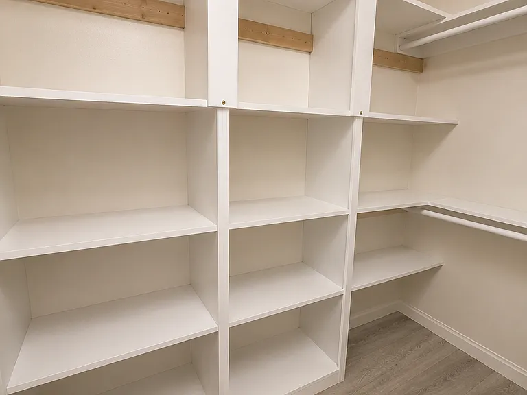 Walk-in Closet