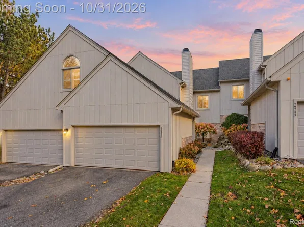 29235 Laurel Dr #78, Farmington, MI 48331