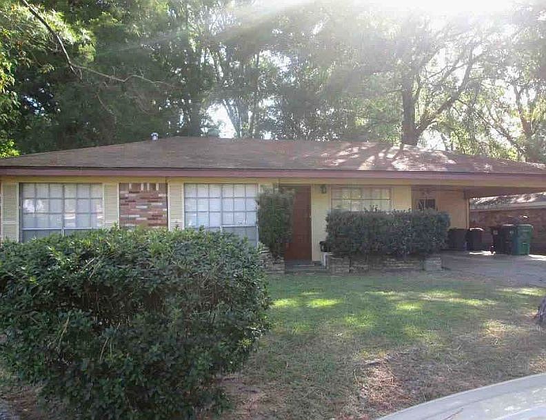 2nd image of 120 Radcliffe Dr
