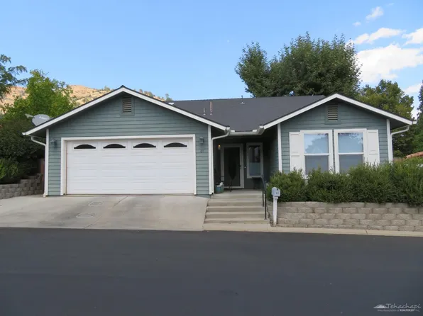 21276 White Pine Dr Space 83, Tehachapi, CA 93561