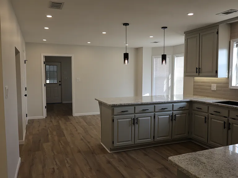 87 Park Ln — Photo 5