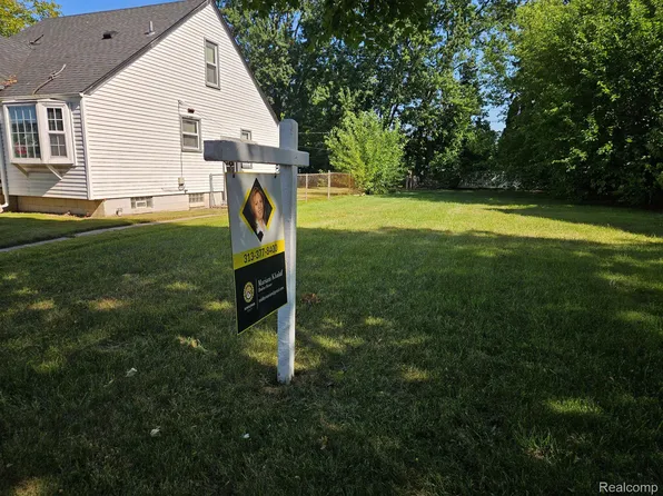 20738 Carlysle St, Dearborn, MI 48124
