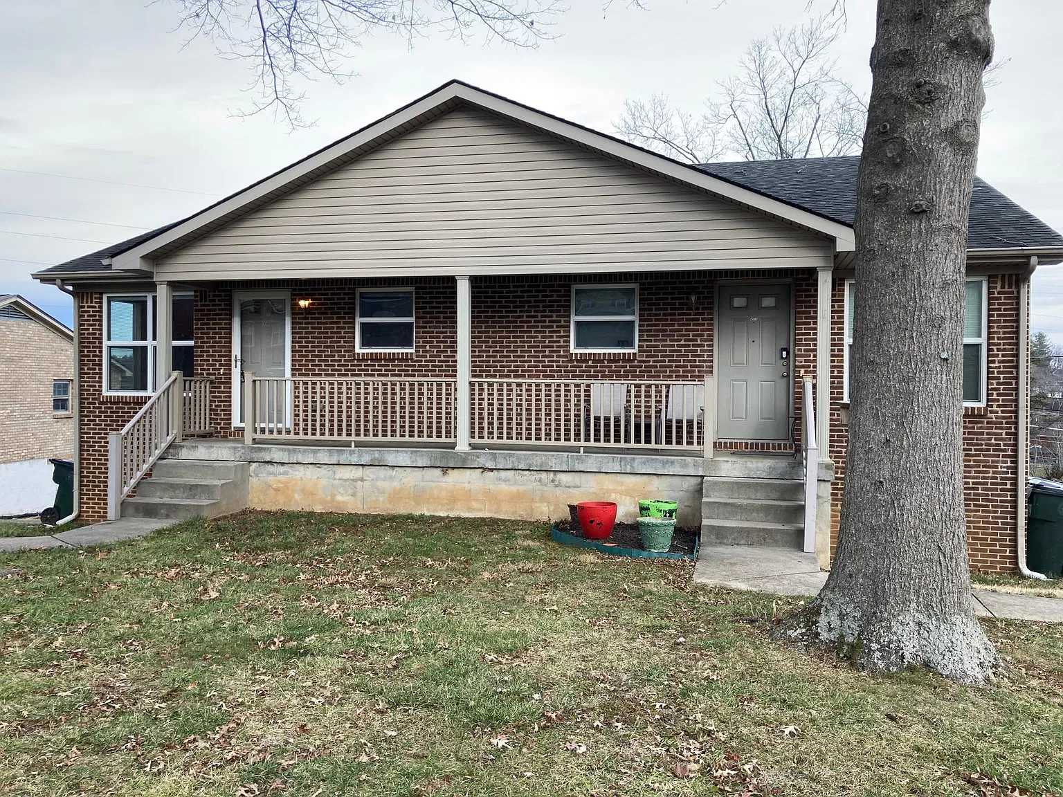 449 Whispering Hills Dr — Photo 2