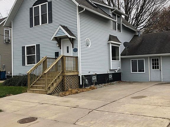 2nd image of 614 Huron St