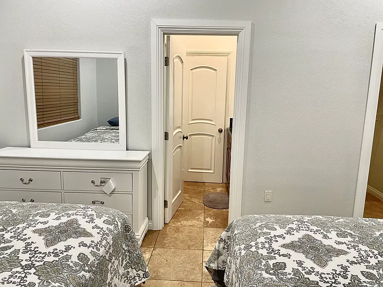 10102 Imperial Ave — Photo 15