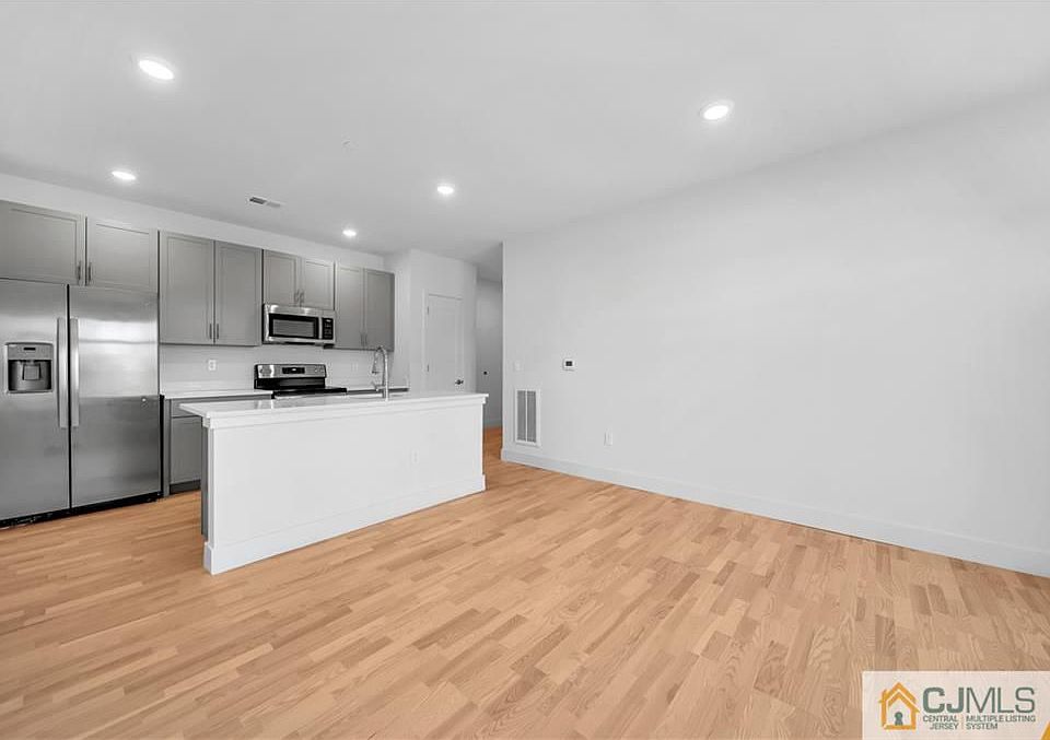 2nd image of 1037 Amboy Ave