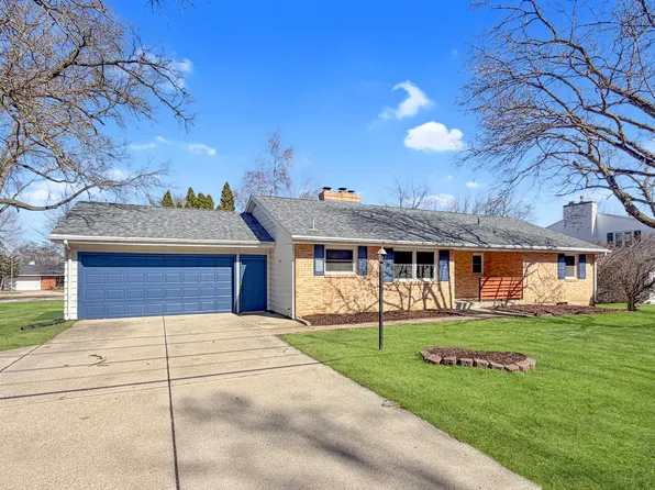 1734 W Stephenson St, Freeport, IL 61032