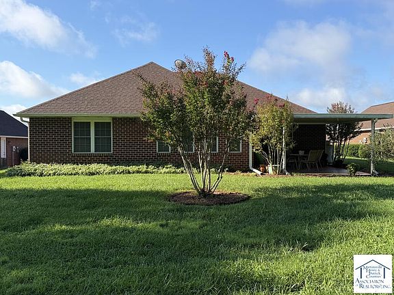 3rd image of 310 Rockshire Dr