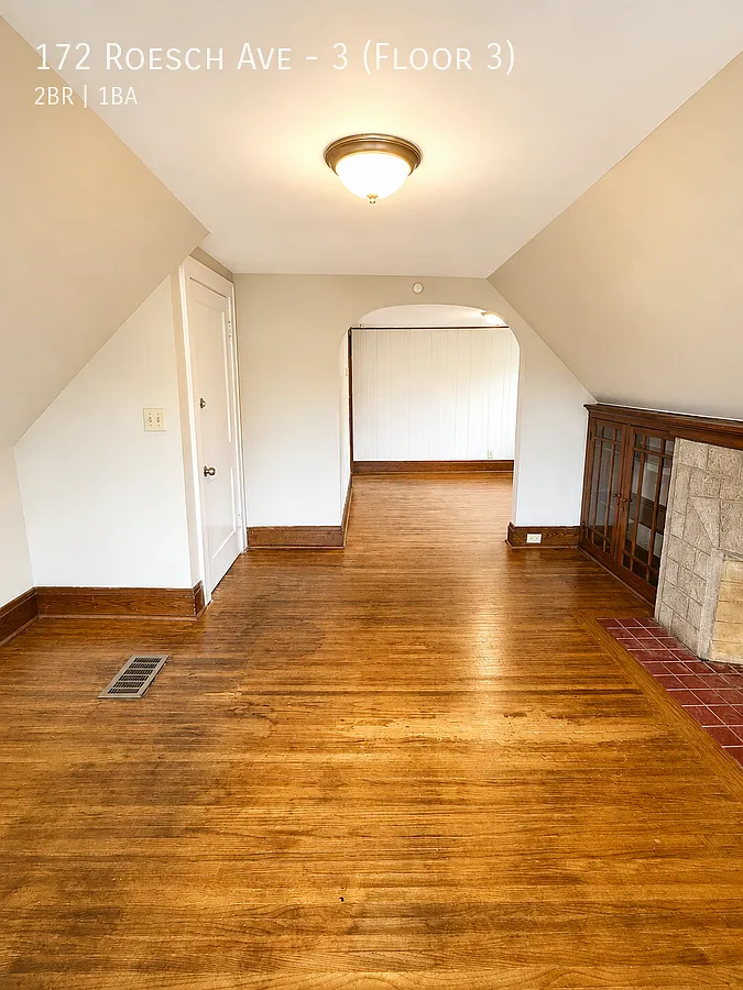 2 bed, $1,100 — Photo 2