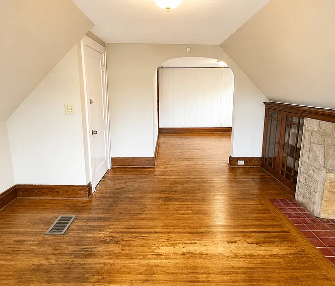 172 Roesch Ave #3 — Photo 2