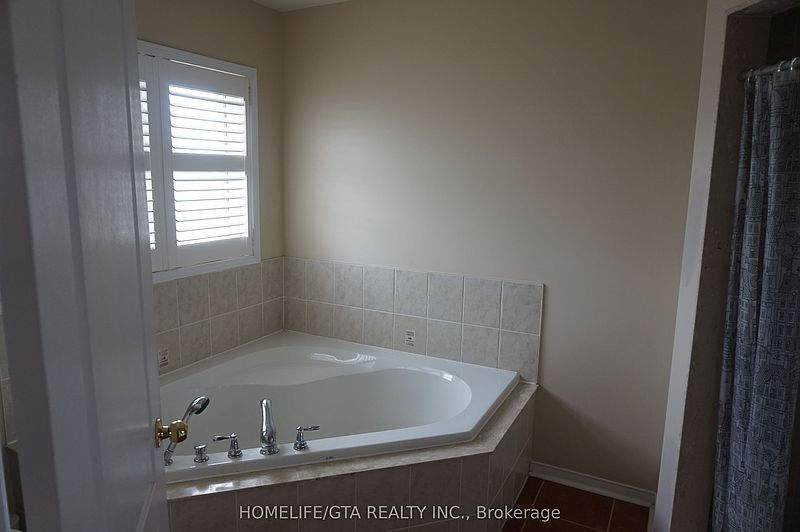 Toronto House for rent - 4 Bedrooms — photo 23