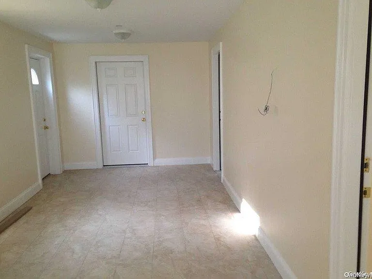469 E Hudson St — Photo 6
