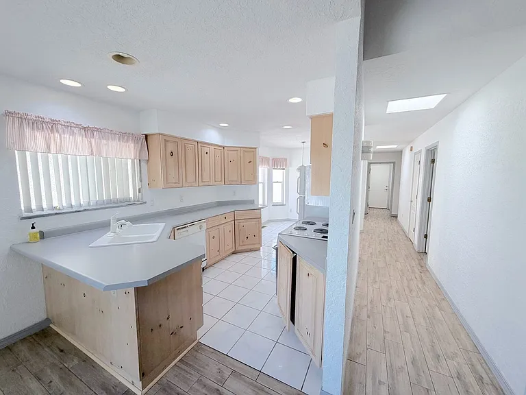 3104 Paradise Ct SE — Photo 1