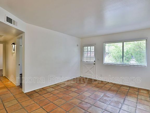 4th image of 2323 S College Ave #8